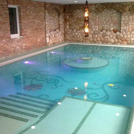 Apartmanhaz 2-6 Fo & Wellness * Pécs