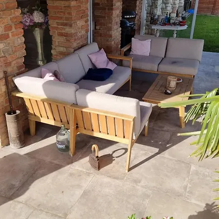 Apartmanhaz 2-6 Fonek *