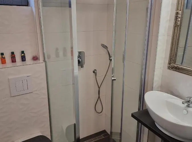 아파트 Apartmanhaz 2-6 Fonek