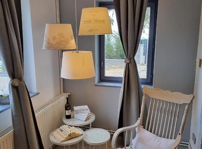 Apartmanhaz 2-6 Fonek *